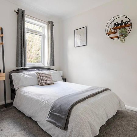Modern 2 Bed House In Rainham, Kent - Central Location Rainham  Εξωτερικό φωτογραφία