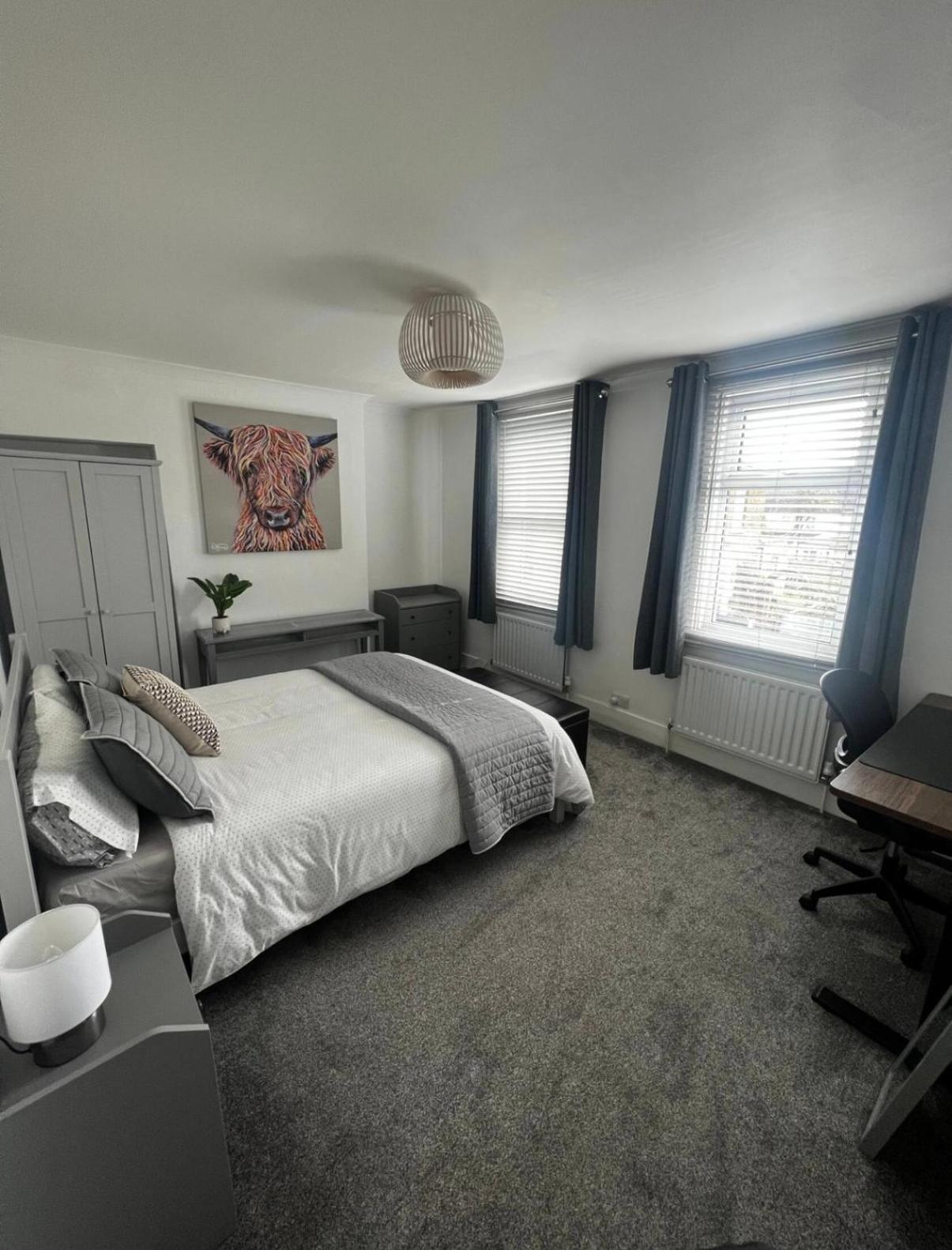 Modern 2 Bed House In Rainham, Kent - Central Location Rainham  Εξωτερικό φωτογραφία