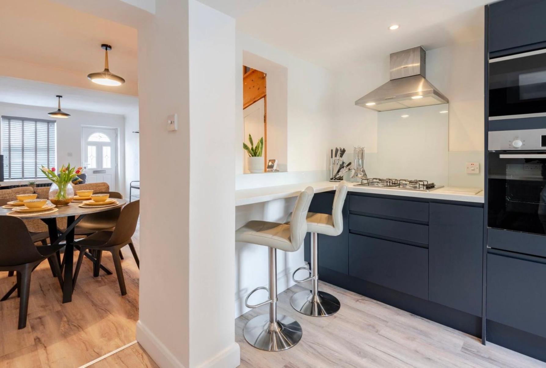 Modern 2 Bed House In Rainham, Kent - Central Location Rainham  Εξωτερικό φωτογραφία
